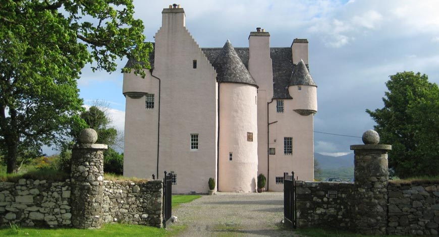 Luxury castle hotels in Scotland and Irelan